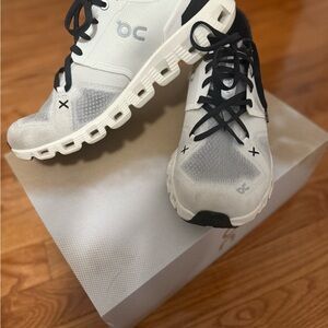 Womens On cloud x3 white/black